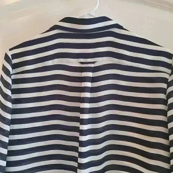 Banana Republic Women’s Navy/Cream Striped Poly Button Down Long Sleeve Shirt - Picture 10 of 11